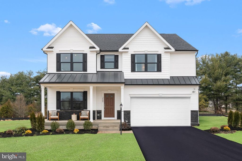 100 FREEMAN ST, Ranson, WV 25438