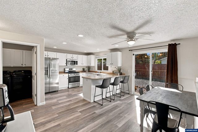 542 Ashley Ct, Jefferson, OR 97352