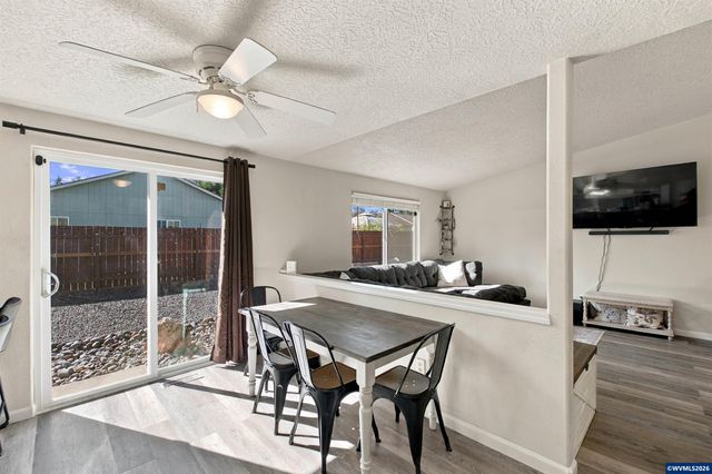 542 Ashley Ct, Jefferson, OR 97352