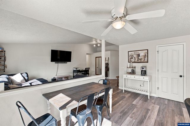 542 Ashley Ct, Jefferson, OR 97352