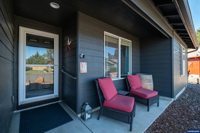 542 Ashley Ct, Jefferson, OR 97352