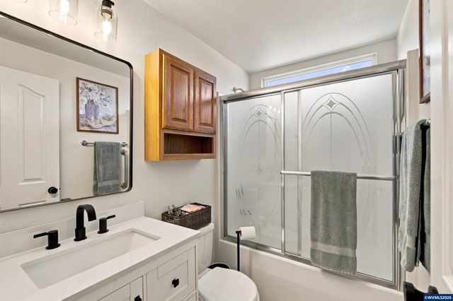 542 Ashley Ct, Jefferson, OR 97352
