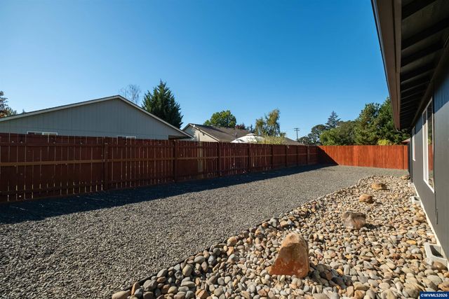 542 Ashley Ct, Jefferson, OR 97352
