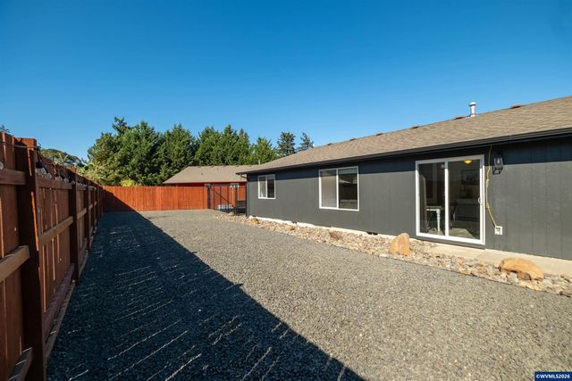 542 Ashley Ct, Jefferson, OR 97352