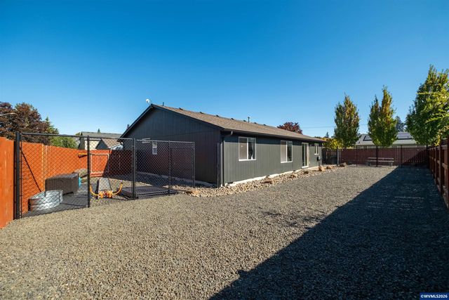 542 Ashley Ct, Jefferson, OR 97352