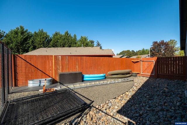 542 Ashley Ct, Jefferson, OR 97352