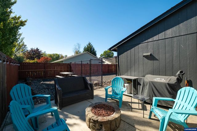 542 Ashley Ct, Jefferson, OR 97352