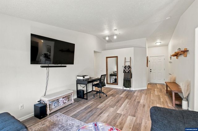 542 Ashley Ct, Jefferson, OR 97352