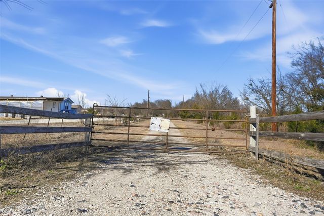1997 County Road 655, Farmersville, TX 75442