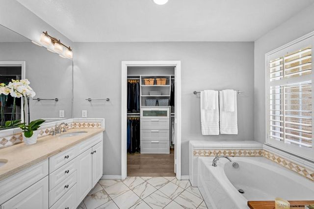 3598 Summit Trail, Carlsbad, CA 92010