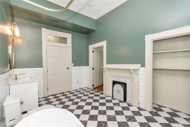 605 St Francis Street, Mobile, AL 36602