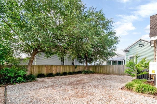 605 St Francis Street, Mobile, AL 36602