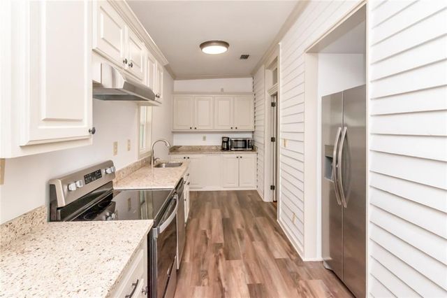 605 St Francis Street, Mobile, AL 36602