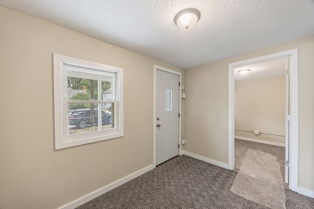 2811 1st Street, Des Moines, IA 50313