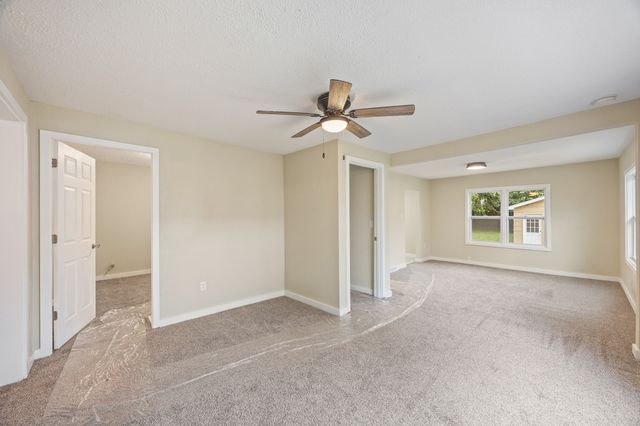 2811 1st Street, Des Moines, IA 50313