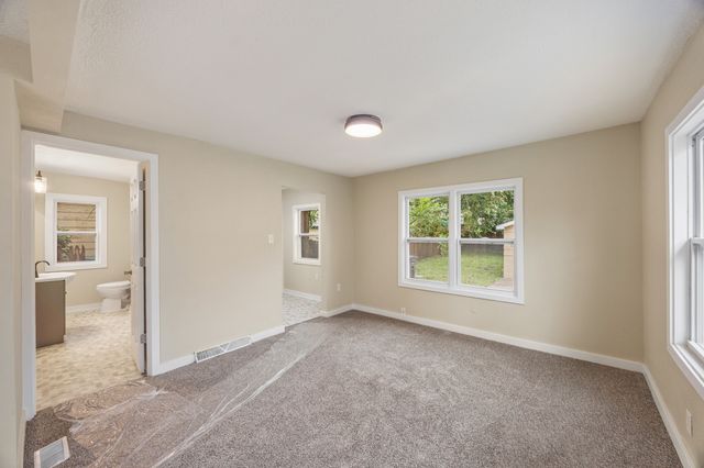 2811 1st Street, Des Moines, IA 50313
