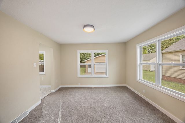 2811 1st Street, Des Moines, IA 50313