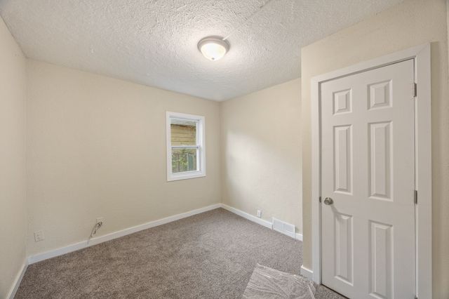 2811 1st Street, Des Moines, IA 50313