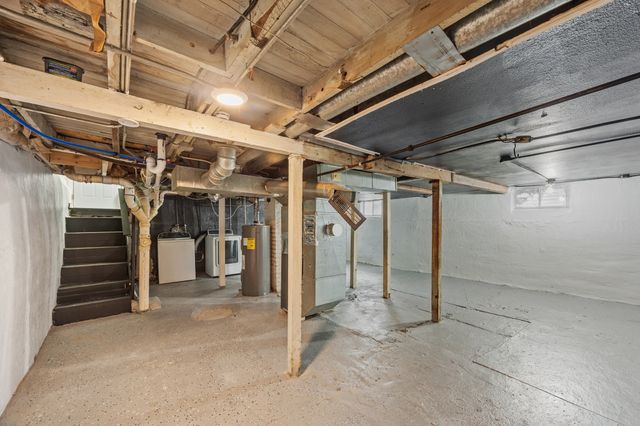 2811 1st Street, Des Moines, IA 50313