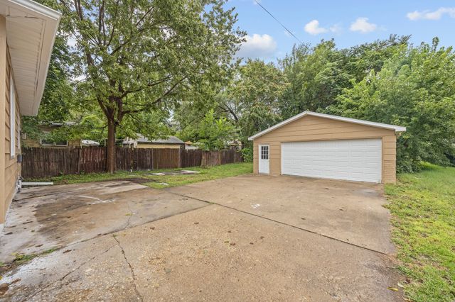 2811 1st Street, Des Moines, IA 50313