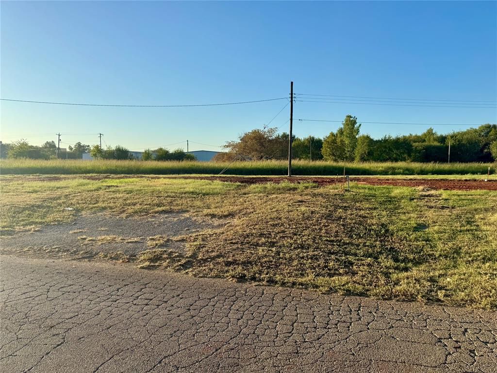 711 W Michigan Avenue, Chickasha, OK 73018