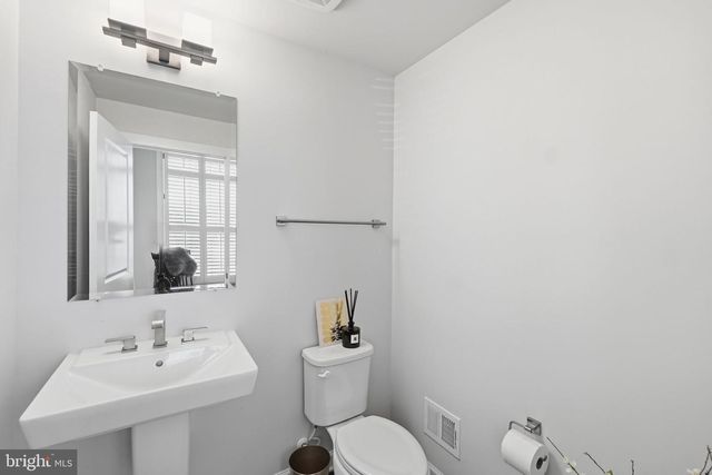 17812 THOMAS VILLAGE LN, Sandy Spring, MD 20860