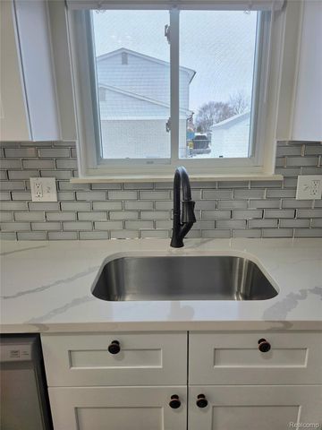 36117 Del Ray Drive, Sterling Heights, MI 48310