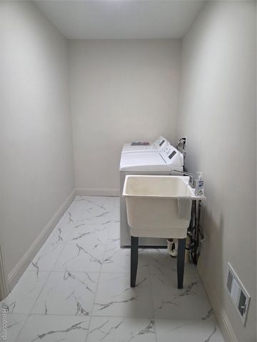 36117 Del Ray Drive, Sterling Heights, MI 48310