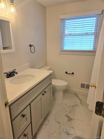 36117 Del Ray Drive, Sterling Heights, MI 48310