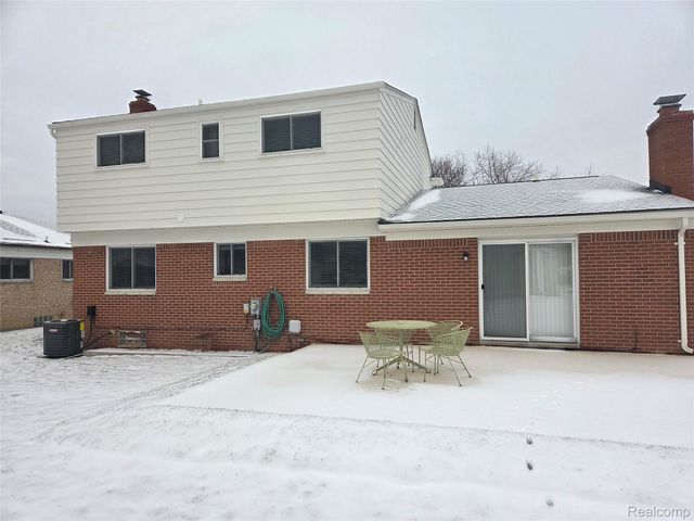 36117 Del Ray Drive, Sterling Heights, MI 48310