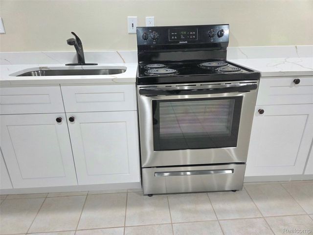 36117 Del Ray Drive, Sterling Heights, MI 48310