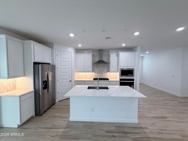 27440 N 69th Lane, Peoria, AZ 85383