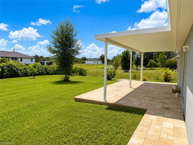 358 Pembroke ST, Lehigh Acres, FL 33974