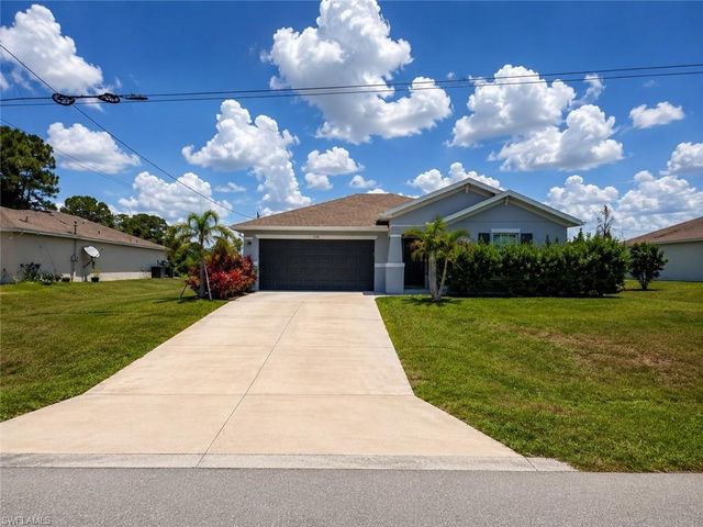 358 Pembroke ST, Lehigh Acres, FL 33974