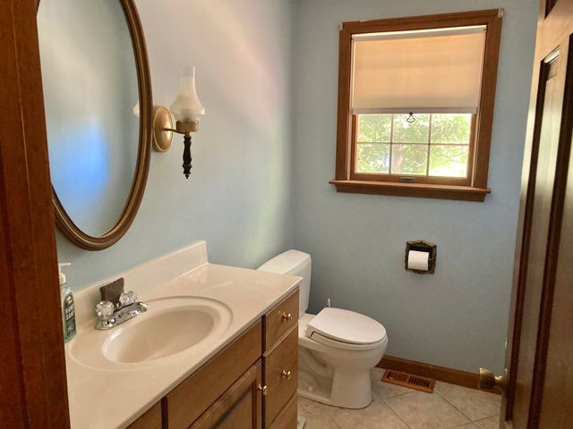 17 Danbury Road, Nashua, NH 03064