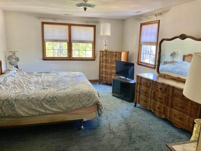 17 Danbury Road, Nashua, NH 03064