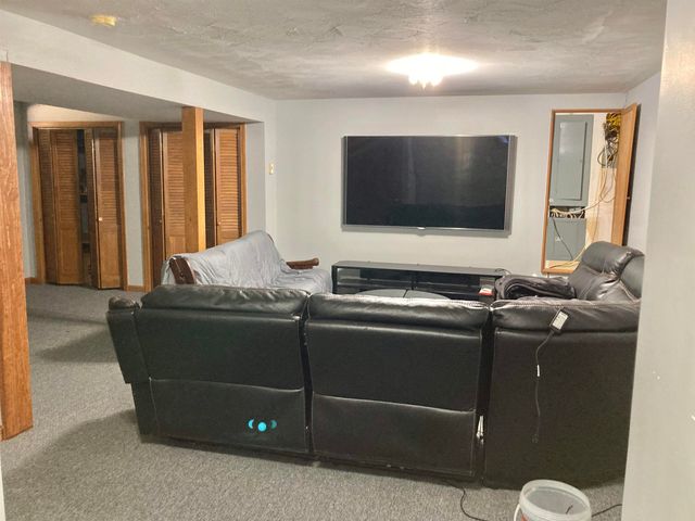 17 Danbury Road, Nashua, NH 03064