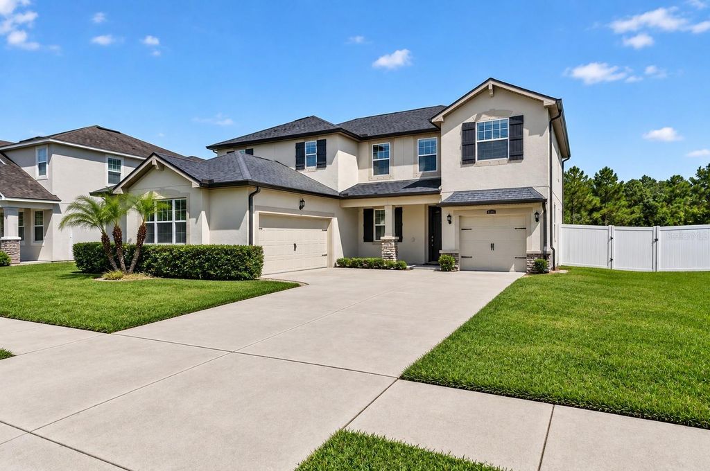 Image 2 of property listing at 12211 STREAMBED DRIVE, Riverview, FL 33579