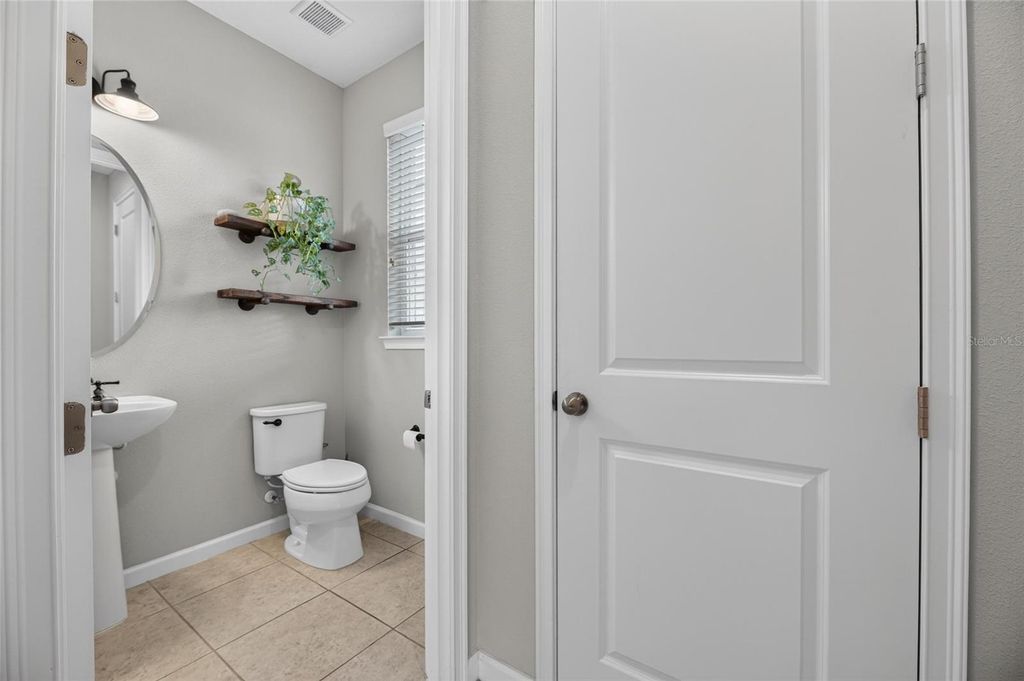 Image 19 of property listing at 12211 STREAMBED DRIVE, Riverview, FL 33579