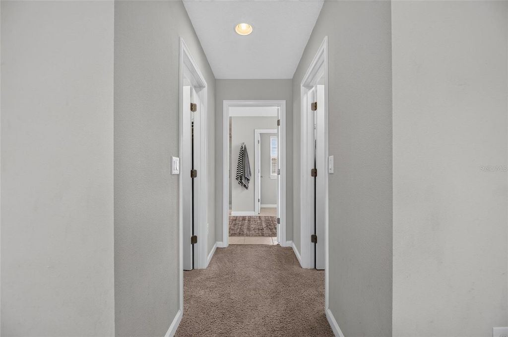 Image 32 of property listing at 12211 STREAMBED DRIVE, Riverview, FL 33579