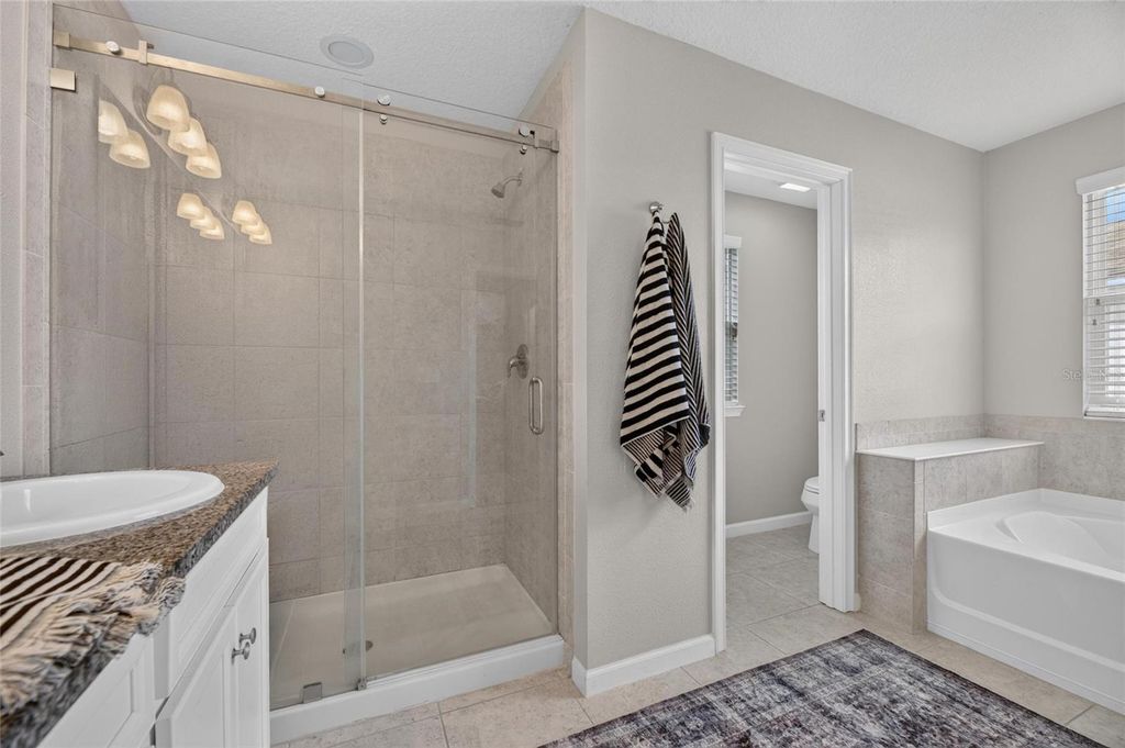 Image 34 of property listing at 12211 STREAMBED DRIVE, Riverview, FL 33579