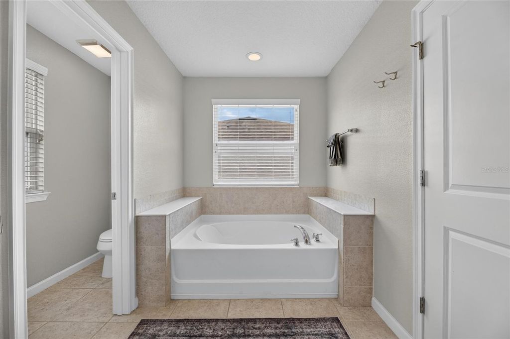 Image 35 of property listing at 12211 STREAMBED DRIVE, Riverview, FL 33579