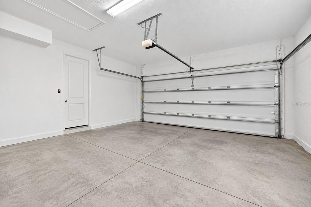 Image 44 of property listing at 12211 STREAMBED DRIVE, Riverview, FL 33579