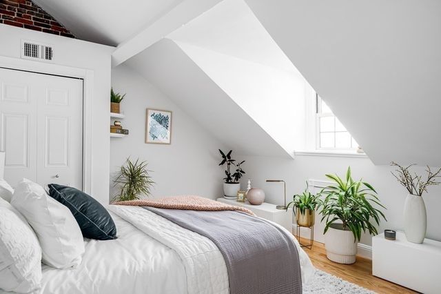 9 Temple 3, Boston, MA 02114