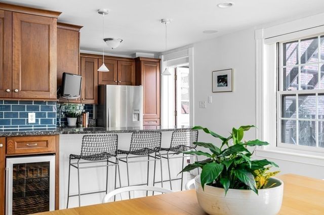 9 Temple 3, Boston, MA 02114