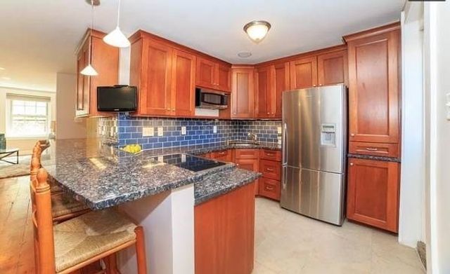 9 Temple 3, Boston, MA 02114