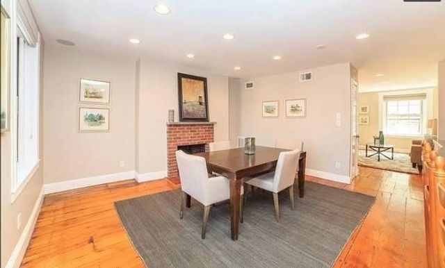 9 Temple 3, Boston, MA 02114