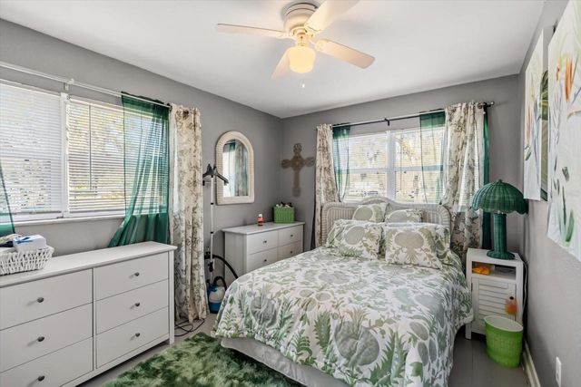 820 E CLIFFORD AVENUE, Eustis, FL 32726