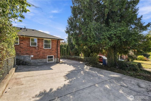 1210 S Lucile Street, Seattle, WA 98108