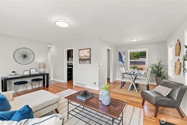 1210 S Lucile Street, Seattle, WA 98108
